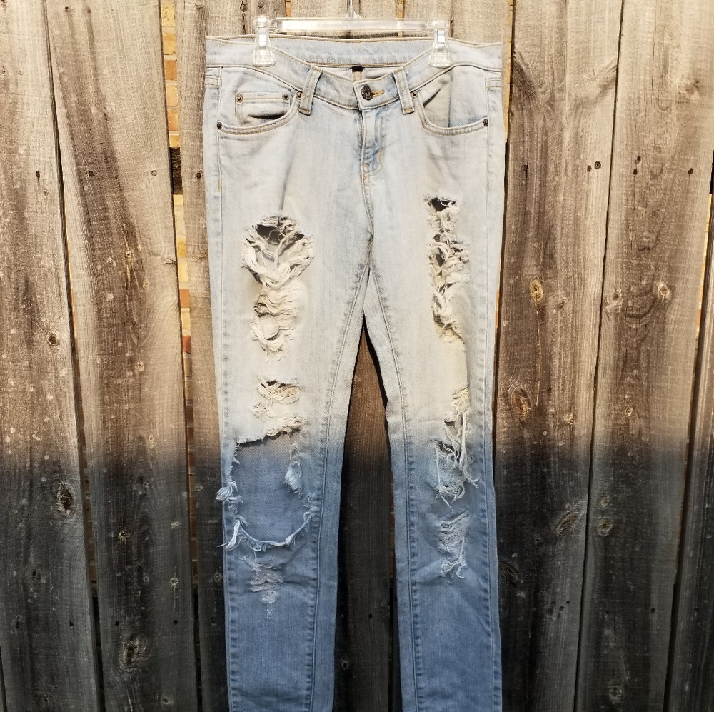 Carmar Destroyed Cut-Out Boyfriend Mid Rise Thrashed Jeans 26